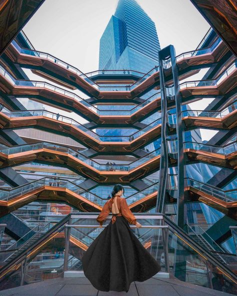 Photos To Take In New York, Vessel Nyc Picture Ideas, Empire State Building Photoshoot, The Vessel New York Photoshoot, New York Portraits, Vessel Hudson Yards, Instagram New York Pictures, New York City Best Photo Places, Best Places To Take Pictures In Nyc