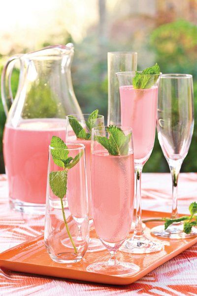 RX_1803_Non-Alcoholic Easter Punch Recipes_Sparkling Punch Easter Breakfast Buffet, Easter Punch Recipes, Alcohol Punch, Sparkling Punch, Glace Fruit, Wedding Shower Food, Champagne Punch, White Cranberry Juice, Alcoholic Punch