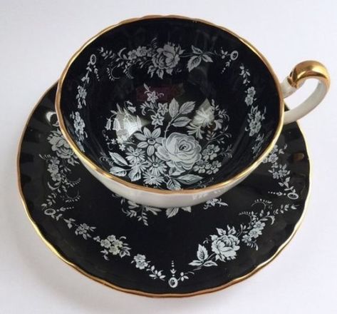 Photo Yennefer Of Vengerberg, Tea Company, Tanah Liat, China Teacup, Bohol, China Tea Cups, Black Table, Floral Tea, Cups And Saucers