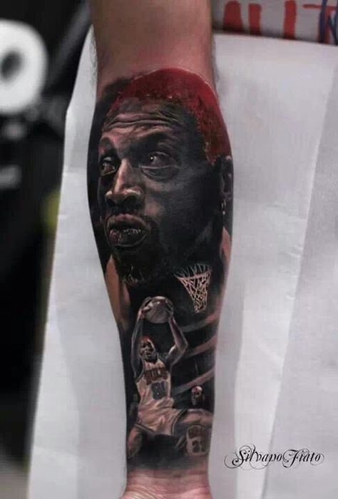 Sweet detail tattoo Dennis Rodman Dennis Rodman Tattoo, Tattoo Black Grey, Denis Rodman, Photography Tattoo, The Best Tattoos, Arts Magazine, Detailed Tattoo, Dennis Rodman, Tattoo Black