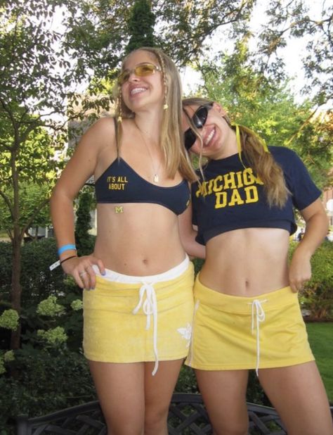 Commitment Day College Outfits, Umich Gameday Outfit, Michigan Gameday Outfit, Dayger Outfits College, Big 10 Gameday Outfits, University Of Michigan Game Day Outfit, Umich Game Day Outfit, Darty Szn Outfits College, Asu Aesthetic