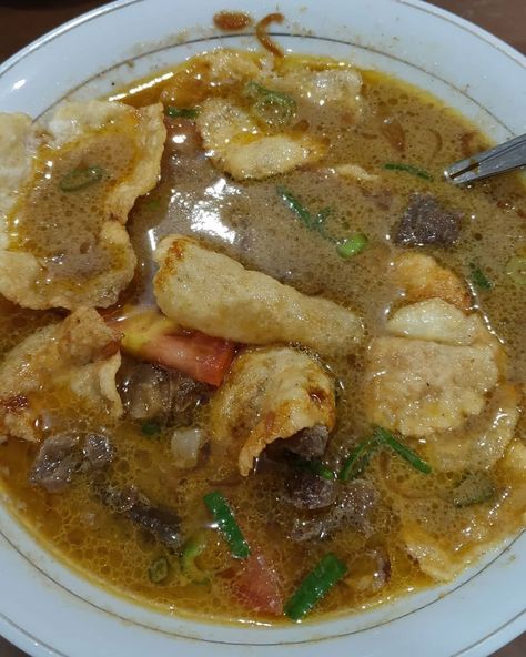 15 Resep soto sapi enak instagram Burmese Food, Idul Adha, China Food, Indonesian Cuisine, Cooking Tutorials, Food Drink Photography, Indonesian Food, Recipes From Heaven, Cooking Recipes Desserts