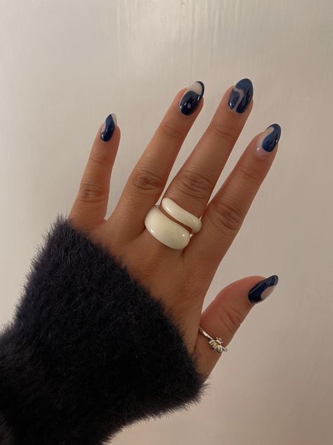 Navy Blue Abstract Nails, Navy Abstract Nails, Nails To Go With Navy Dress, Navy Prom Nails, Simple Abstract Nails, Navy Nail Designs, Blue Abstract Nails, Nail Art Navy, Navy Nails Design