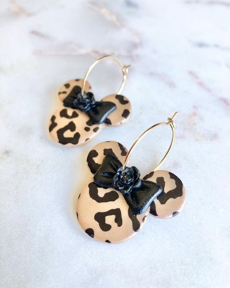 Polymer Clay Mickey Mouse Earrings, Disney Inspired Clay Earrings, Polymer Clay Disney Earrings, Disney Polymer Clay Earrings, Disney Clay Earrings, Clay Building, Clay Disney, Polymer Clay Disney, Jumping Clay