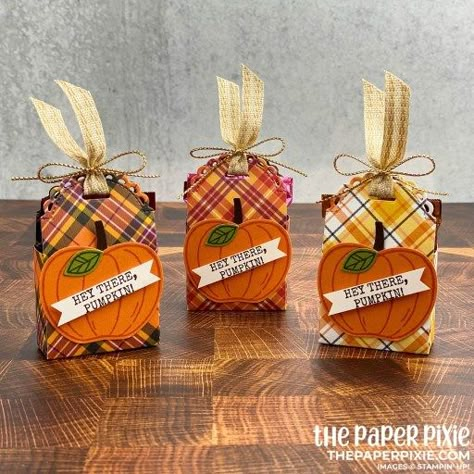 Stampin Up Halloween Treat Bags, Treat Holders Stampin, Stampin Up Boxes Treat Holder, Fall Treat Boxes, Stampin Up Treat Boxes, Thanksgiving Treat Holders, Treat Boxes Ideas Packaging, Easy Craft Ideas For Adults, Treat Packaging Ideas