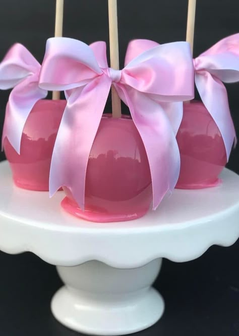 Pink Candy Kabobs Diy, Pink Candied Apples, Pink Caramel Apples, Pink Fruit Punch, Pink Tea Party Ideas, Princess Strawberries, Barbie Party Snacks, Pink Snacks For Party Food Ideas, Pink Candy Aesthetic