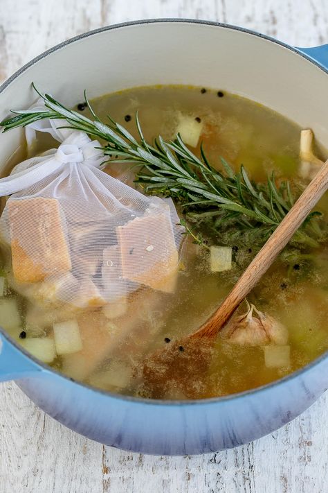 Broth Recipes, Soup And Stew, Warm Food, Hot Soup, Soup And Sandwich, Grocery List, Interesting Food Recipes, Food Waste, Soup And Salad