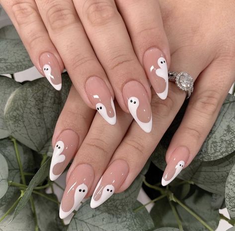 Ghost Nails, Holloween Nails, Simple Fall Nails, Halloween Acrylic Nails, Gothic Nails, White Ghost, Goth Nails, Nail Growth, Almond Shaped