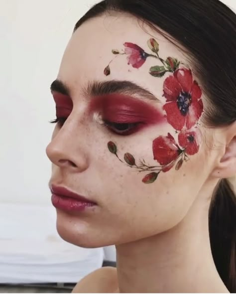 Flower Art Makeup, Roses Face Paint, Flower Make Up, Dorothy Makeup, Flower Makeup Looks, Tulip Makeup, Poppy Makeup, Mardi Gras Makeup, Realistic Hair Drawing