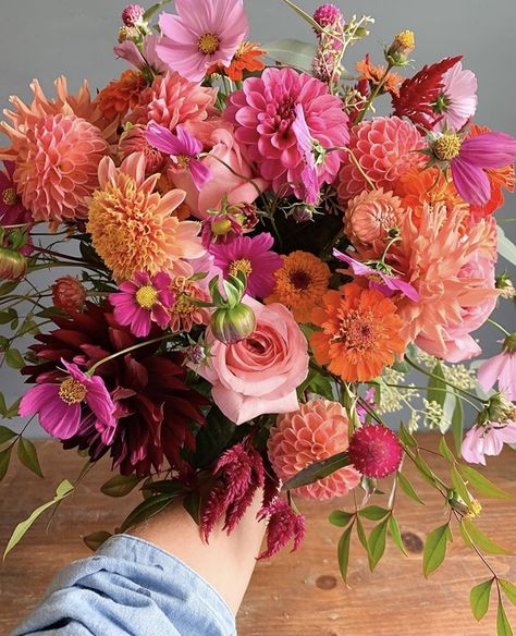 Wedding Bouquets Dahlia, Fall Wedding Bouquet, Peach Melba, Dahlia Bouquet, Orange Bouquets, Bridal Bouquet Flowers, Fall Wedding Bouquets, Fall Wedding Flowers, Orange Wedding