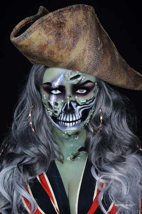 Pirate Makeup Ideas for Halloween - Inspired Beauty Female Pirate Makeup, Pirate Makeup Ideas, Pirate Makeup, Female Pirate, Halloween 23, Female Pirate Costume, Dark Eye Makeup, Different Makeup Looks, Creepy Halloween Makeup