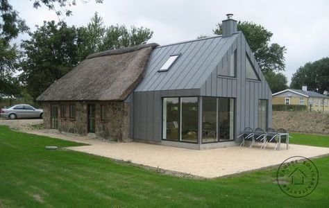 Unusual Extensions, Extension Veranda, Zinc Cladding, Cottage Extension, Kitchen Extensions, Zinc Roof, Roof Extension, Barn Renovation, Thatched Cottage