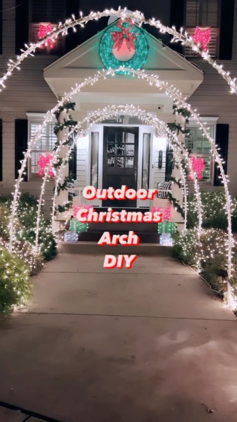 Christmas Light Archway Outdoor Diy, Diy Christmas Garage Door Decoration, Diy Christmas Sidewalk Arches, Diy Christmas Tunnel, Lighted Arches Christmas, Outdoor Walkway Christmas Decor, Diy Driveway Arch Christmas Lights, Diy Christmas Walkway Arch, Diy Archway Christmas Decor