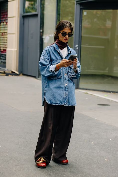 The Best Paris Fashion Week Spring/Summer 2024 Street Style So Far 80s Fashion Trends, Copenhagen Street Style, Quoi Porter, Pant Trends, Paris Fashion Week Street Style, Winter Mode, Looks Street Style, Street Style Winter, Outfit Inspiration Fall