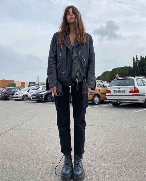 Edgy Winter Outfits, Casual College Outfits, Scandinavian Fashion, Badass Style, Autumn Street Style, All Black Outfit, Blackpink Fashion, Casual Street Style, Mode Inspiration