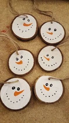 How To Paint Christmas Ornaments On Wood, Wood Disc Ornaments Kids, Diy Snowman Christmas Ornaments, Diy Ornaments Christmas Wood Slice, Wooden Circles Christmas Ornaments, Wood Ornaments For Kids To Make, Diy Wood Slice Ornaments For Kids, Craft With Wood Slices, Christmas Ornaments Made By Kids