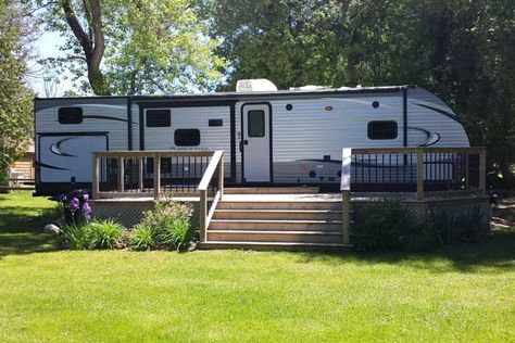 Deck On Camper, Campers With Decks, Destination Trailer Deck Ideas, Trailer Deck Ideas, Rv Deck Ideas, Camper Decks, Camper Porch, Trailer Patio, Rv Decks