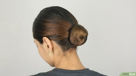 How to Make a Military Bun: 13 Steps (with Pictures) - wikiHow Police Bun Hair, Police Hairstyles Women, Military Bun, Tutorial Chignon, Military Hair, Puffy Hair, Perfect Bun, Hair 101, Low Bun Hairstyles