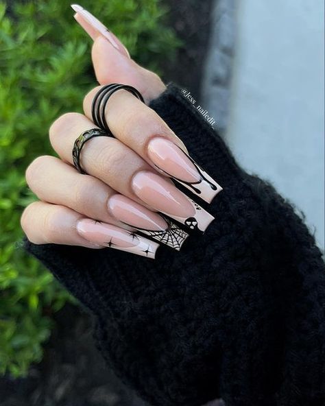 Coffin Halloween Nails Designs, Spooky French Tip Nails, Halloween Nude Nails, Fall Tapered Square Nails, Spooky Season Nails Acrylic, Spooky Acrylic Nails, Halloween Nails Acrylic Simple, Pretty Nails Coffin, Spooky Fall Nails