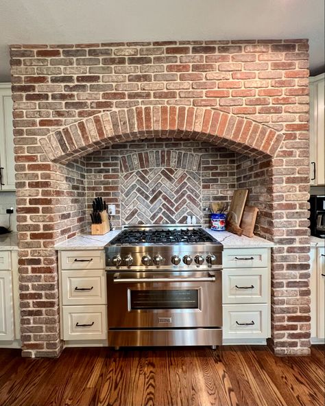 Stone Oven Kitchen, Brick Stove Surround Kitchen Range Hoods, Brick Stove Alcove, Brick Around Oven In Kitchen, Brick Alcove In Kitchen, Oven Mantle Ideas, Oven In Fireplace Kitchen, Brick Arch Over Stove, Stone Arch Kitchen