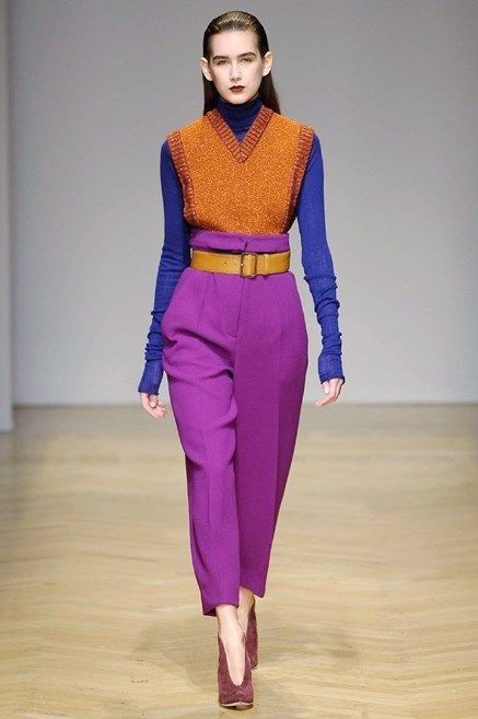 Split Complementary Outfit, Aquilano Rimondi, Split Complementary, Colour Combinations Fashion, Color Combos Outfit, Color Combinations For Clothes, Fashion Design Portfolio, Androgynous Fashion, Fashion Design Sketches