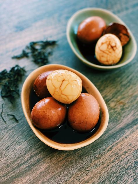 Authentic Braised Tea Eggs (Easy and Inexpensive) - Tiffy Cooks Taiwanese Breakfast, Korean Food Side Dishes, Tiffy Cooks, Authentic Chinese Recipes, Recipes Authentic, Taiwan Food, Tea Eggs, Taiwanese Food, Easy Asian Recipes