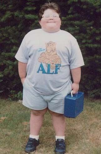 This kid knows what's up. Silly Shirt, Fat Man, Poses References, Human Poses, Body Reference, 영감을 주는 캐릭터, Really Funny Pictures, Drawing People, Mood Pics