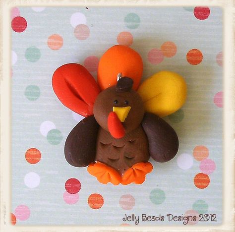 Thanksgiving Polymer Clay, Turkey Party, Turkey Crafts, Homemade Earrings, Halloween Clay, Fall Arts And Crafts, Polymer Clay Ornaments, Polymer Clay Figures, Sculpey Clay