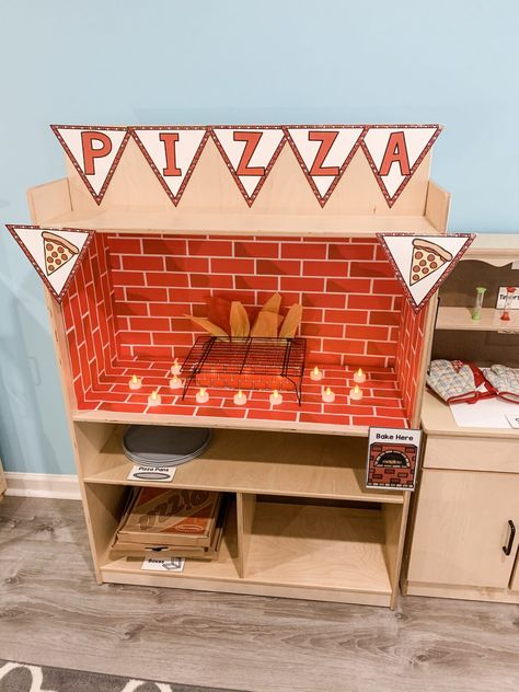 Pizza Parlor Dramatic Play, Play Pizza Shop, Preschool Pizza, Dramatic Play Diy, Big Cardboard Boxes, Valentine Pizza, Play Preschool, Dramatic Play Center, Pizza Parlor