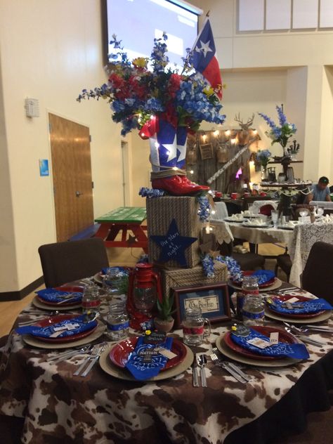 Festival of tables – 2016 – Texas, red, white and blue Texas Centerpiece Ideas, Texas Centerpieces, Texas Treats, Festival Of Tables, Themed Christmas Decorations, Texas Independence Day, Texas Party, Texas Western, Texas Theme