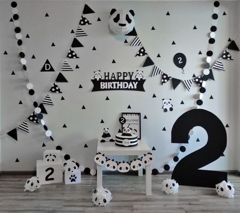 Notebooks To Buy, Panda Birthday Theme, Panda Birthday Party Decorations, Panda Themed Party, Bolo Panda, Jessica King, Panda Birthday Party, Panda Decorations, White Party Decorations