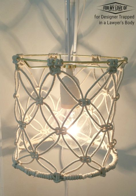 THIS IS AWESOME! Learn to make a DIY macrame lamp shade for a boho chic look on a budget!  Full tutorial by For My Love Of for Designer Trapped in a Lawyer’s Body. Spiegel Diy, Macrame Light, Macrame Lamp Shade, Macrame Lamp, Boho Lamp, Creative Lamp Shades, Diy Lampe, Diy Light Fixtures, Rustic Lamp Shades