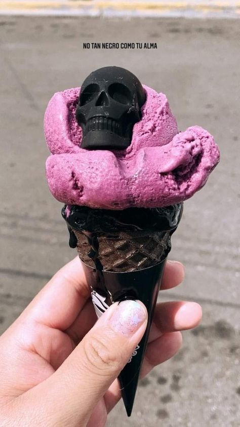 Goth Ice Cream, Bakery Coffee Shop, Ice Cream Shake, Ice Creams, Dracula, Cute Food, Food Photo, Summer Girls, Scream