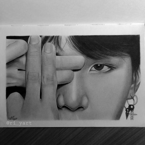 Bts suga drawing Suga Eyes Drawing, Lips Sketch, Bts Eyes, Portrait References, Eyes Drawing, Min Yoongi Bts, Bts Drawings, Love Drawings, Eye Drawing