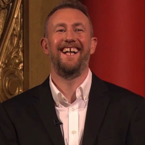 Alex Horne, Art Homework, Greg Davies, Cosplay Ideas, Reaction Pictures, Sloth, Favorite Celebrities, Homework, Comedians