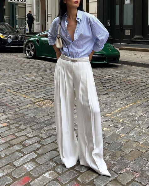 The Hottest Products On Instagram Paris Street Wear, White Trousers Outfit, Wide Leg Pant Outfit, Style Wide Leg Trousers, Low Cut Bodysuit, Fashion Aesthetic Outfits, Pant Outfits, Perfect Winter Outfit, Wide Leg Pants Outfit