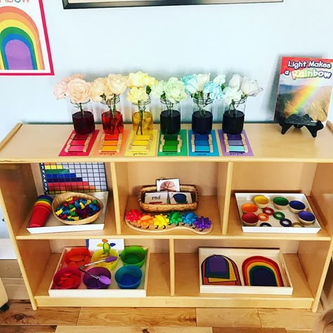 Preschool Art Shelf, Art Shelf Preschool, Montessori Color Activities, Montessori Shelf Activities, Science Shelf For Toddlers, March Montessori Activities, Reggio Rainbow Ideas, Art Shelf Montessori, Rainbow Montessori Activities