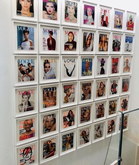 Vogue Cover Wall Art, Wall Art Bedroom Artwork, Magazine Gallery Wall, Vogue Home Decor, Framed Magazine Covers, Aesthetic Medal Display, Magazine Cover Wall Art, Magazine Decor Ideas, Vogue Room Decor