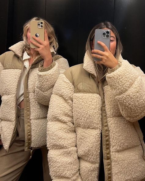 Benthe Liem on Instagram: “another fluffy spam @elise.bak” Streetwear Coat, Suede Outfit, Biker Outfit, Jackets Winter, Lady Biker, Mode Vintage, Mode Inspiration, Jacket Women, North Face Jacket