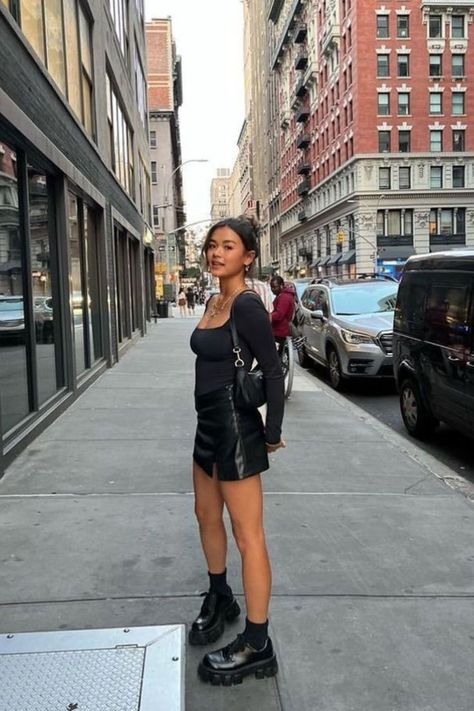 Summer Rainy Day Outfit: 5 Streetwear Items Women Need Serving Outfits Black, Ashley Alexander Aesthetic, New York Outfits August, Nyc Fall Outfits Street Style 2023, Rainy Outfit Summer, New York August Outfit, Rainy Summer Outfit Street Styles, Ashley Alexander Outfits, Ur Mom Ashley Outfits