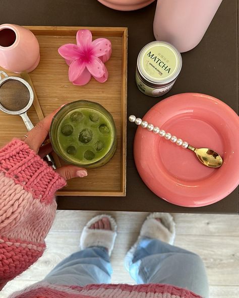 pink home matcha aesthetic claw clip flower 2023 kitchen counter slippers spoon plate inspo Pink Plates, Elf Clothes, Pilates Princess, Danish Pastel, Pink Girly Things, Pink Vibes, Spring Blossom, Pink Princess, Cutie Pie