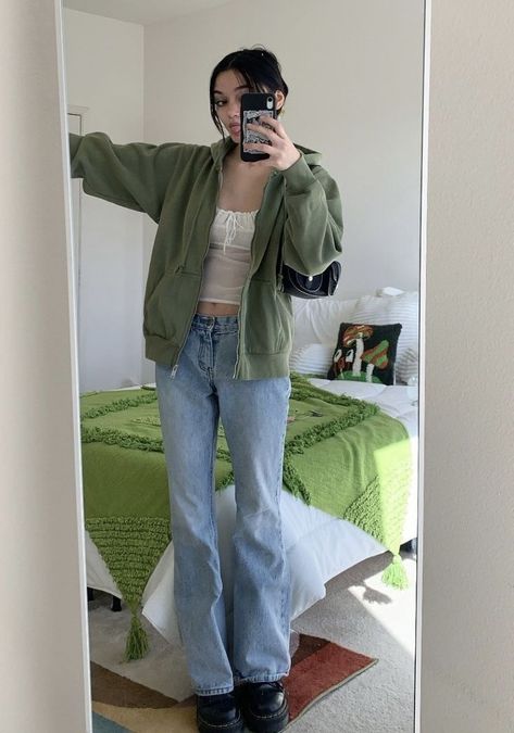 Spring Clothes, Aesthetic Fits, Clothes Aesthetic, Swaggy Outfits, Jeans Distressed, Jenna Ortega, 가을 패션, Fit Check, Looks Style