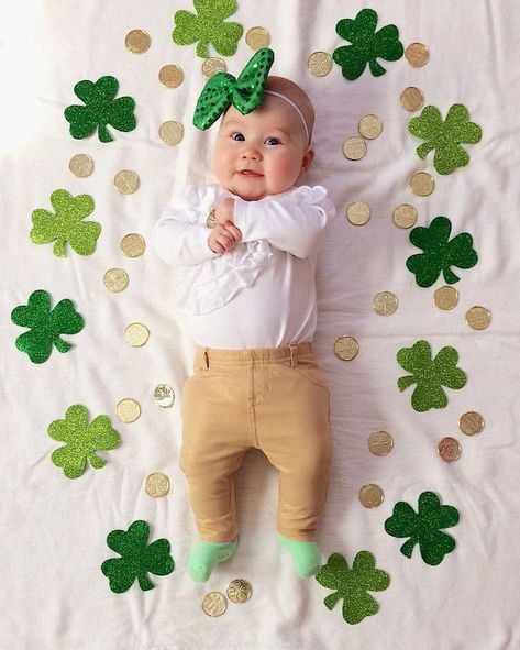 Easter Photoshoot Ideas, Photoshoot Ideas For Kids, Baby Holiday Pictures, Holiday Baby Pictures, Easter Stories, St Patrick's Day Photos, St Patricks Baby, Baby Holiday Photos, St Patricks Day Pictures