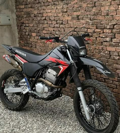 Honda tornado 250 en 2022 | Motos geniales, Motos de motocross, Pintar moto Honda Tornado, 240z Datsun, Trail Motorcycle, Tornado 250, Bike Humor, Black Honda, Tracker Motorcycle, Motocross Love, Motorcross Bike