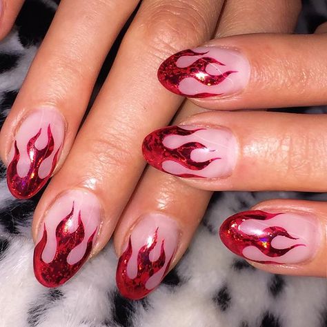 YOUR NAILS ARE FIYAAAA GURL, for realzzz! 🔥🔥🔥 Red flames with red foil by WAH girl @anouskaanastasia ❤️✨❤️ Nails London, Bird Nail Art, Red Flames, Sharp Claws, Yellow Nail Art, Crazy Nail Art, Nail Goals, Yellow Nail, Finger Art