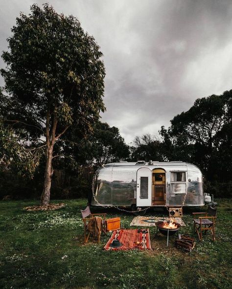 Airstream Camping, Vintage Airstream, Airstream Trailers, Vintage Trailers, Adventure Camping, Rv Life, Camping Life, Vintage Camper, House On Wheels