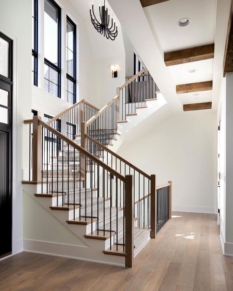 Interior Design | Real Estate on Instagram: “White walls, black windows and wood floors = always a winning formula ⁣ ⁣ •••I’m unable to provide information about products/finishes…” Modern English Farmhouse, Staircase Remodel, Black Windows, Farmhouse Style House, Modern Farmhouse Style, Staircase Design, Custom Home Builders, Stairs Design, Architectural Design