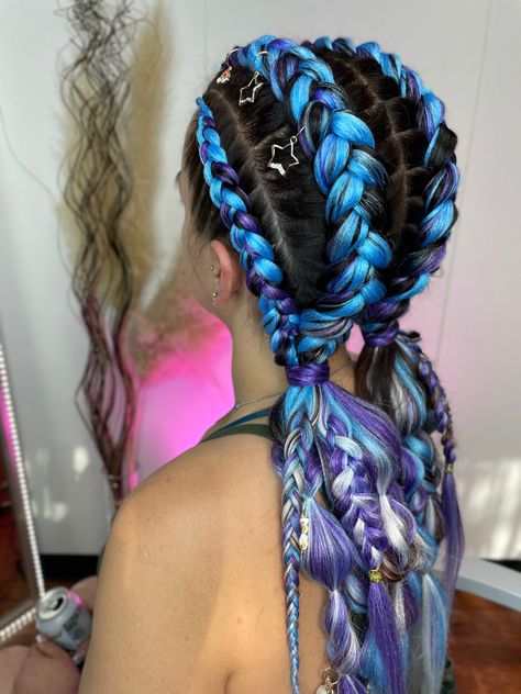 Braids Festival, White Girl Braids, Fulani Braids Hairstyles, Festival Hair Braids, Rave Braids, Festival Braids, Curly Hair Beauty, Softball Hairstyles, Rave Hair