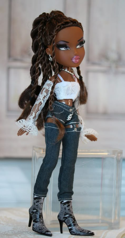 https://flic.kr/p/2iudw4x | Sasha - Girl's Night Out | Such a pretty Bratz doll, with rooted eyelashes and an intricate hairstyle.   Redressed in Collector Bratz fashions. Bratz Sasha Makeup, 4 Bratz Dolls Aesthetic, Sasha Bratz Doll Makeup Look, Bratz Doll Outfits Sasha, Sasha Bratz Hairstyles, Bratz Hairstyles Dolls, Bratz Dolls Hairstyles, Bratz Sasha Doll, Bratz Dolls Aesthetic Sasha