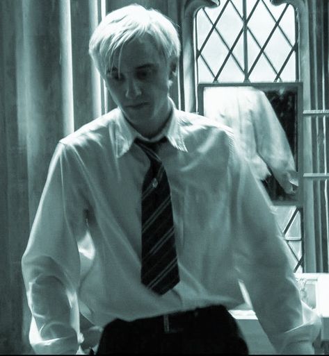 Harry Potter Rpg, Draco Malfoy Hot, Draco Malfoy Imagines, Draco Malfoy Aesthetic, Lucius Malfoy, Tom Felton Draco Malfoy, Draco Harry Potter, Harry Potter Draco Malfoy, Harry Potter Gif